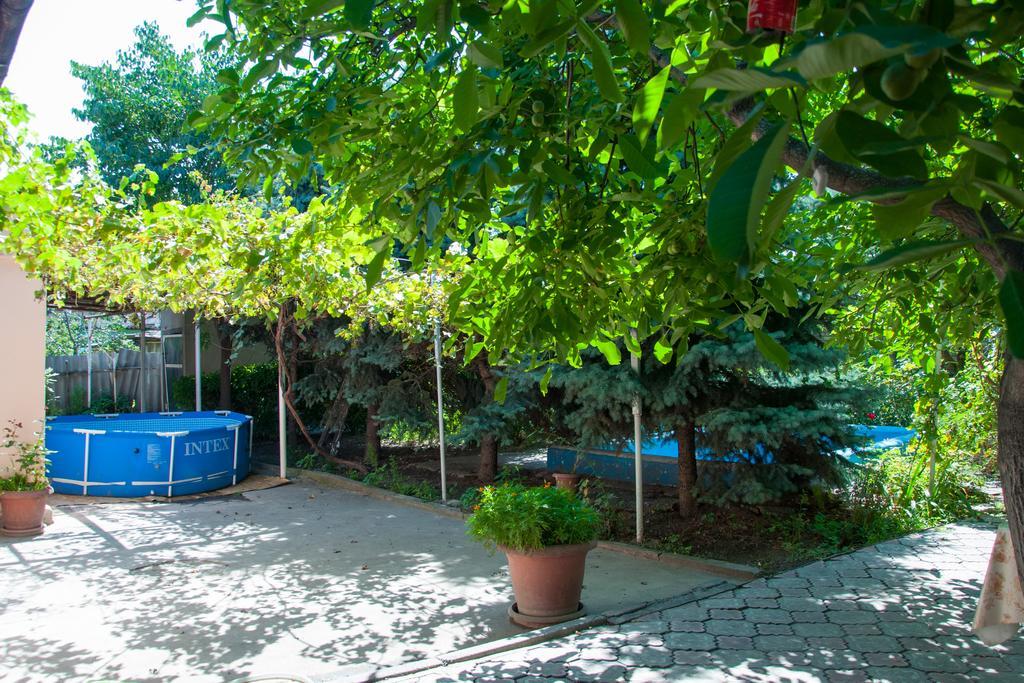 Sakura Guesthouse Bishkek Exterior foto