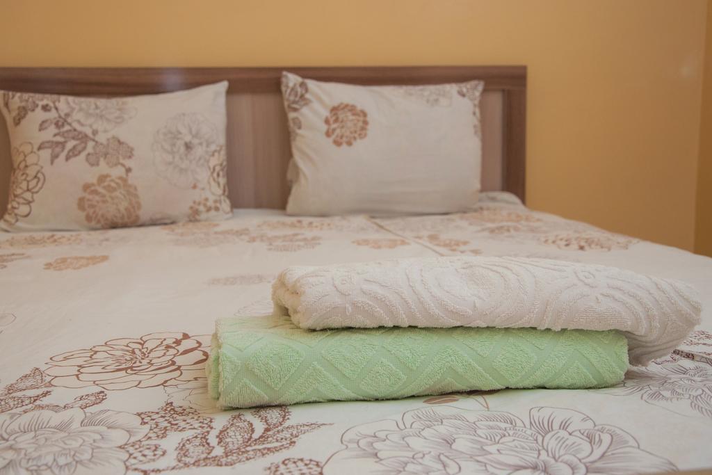 Sakura Guesthouse Bishkek Exterior foto
